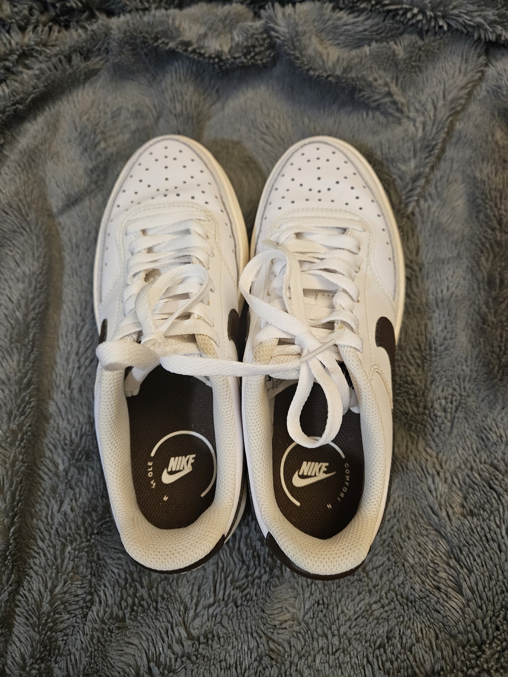 Nike Women’s White Sneakers with Black Swoosh and Black Insole